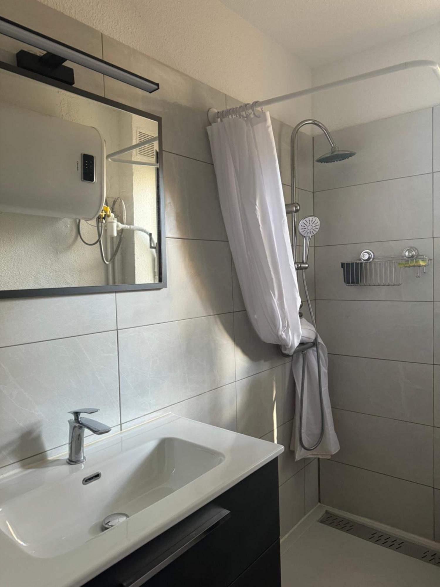 Grand Studio Cabine Proche Plage Et Port グリュイッサン エクステリア 写真